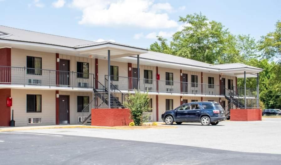 Econo Lodge Видалия Екстериор снимка