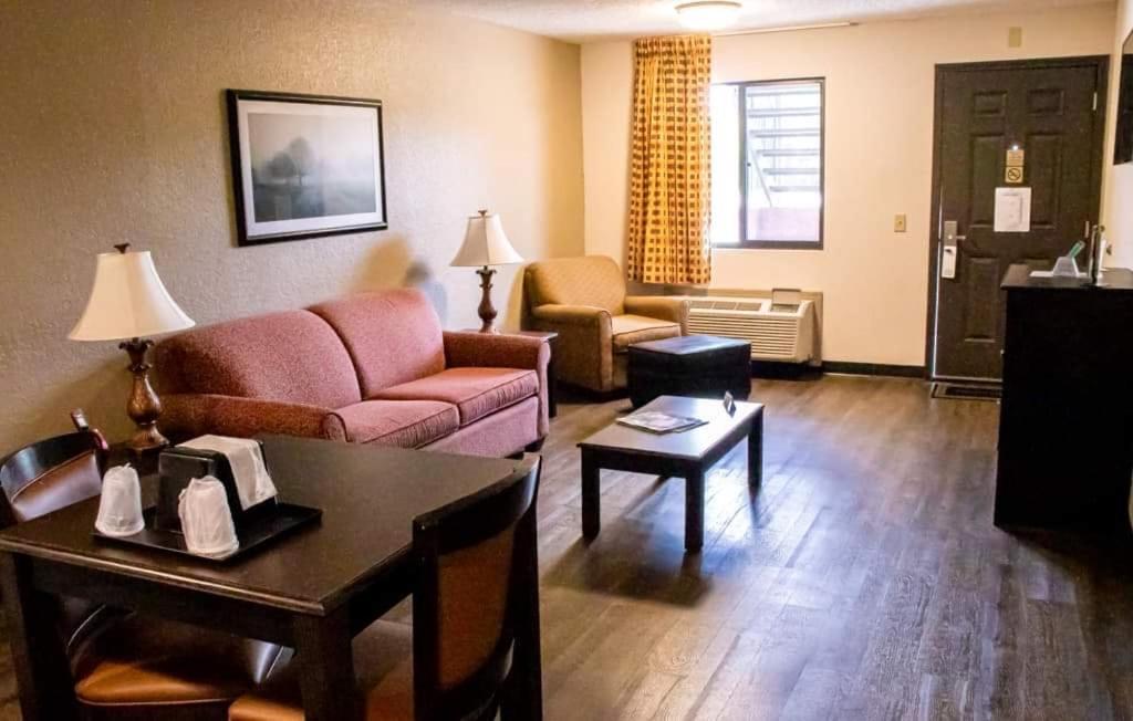 Econo Lodge Видалия Екстериор снимка
