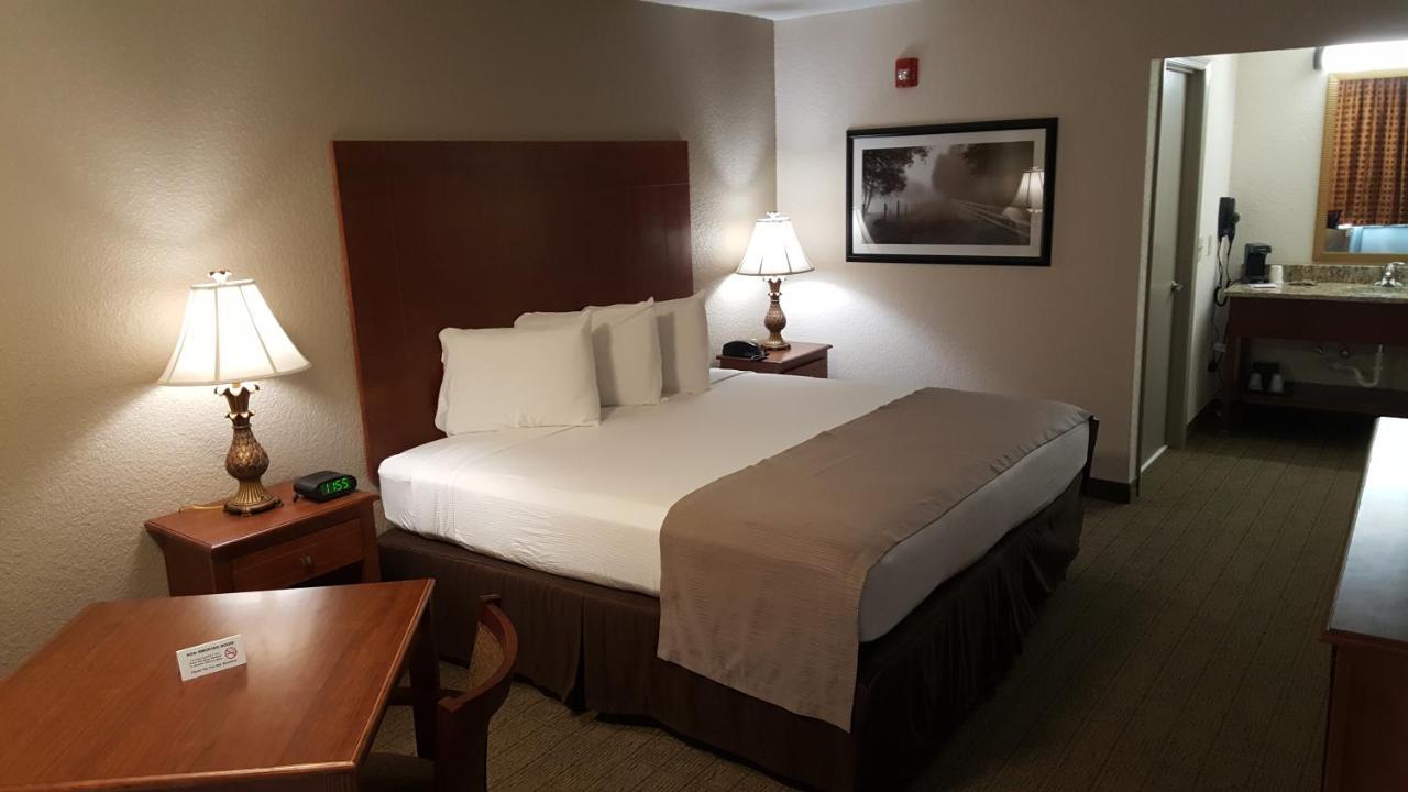 Econo Lodge Видалия Екстериор снимка