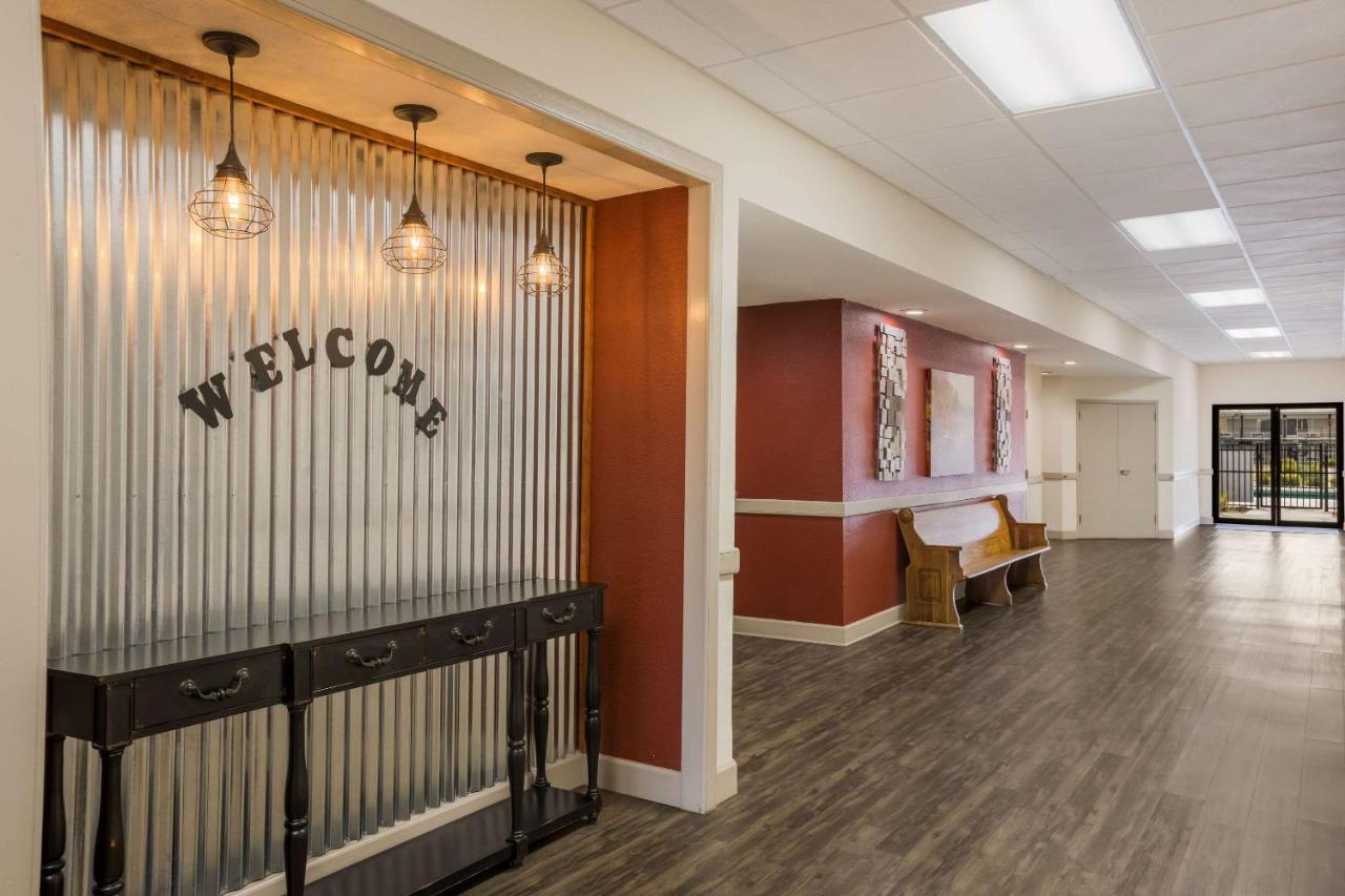 Econo Lodge Видалия Екстериор снимка
