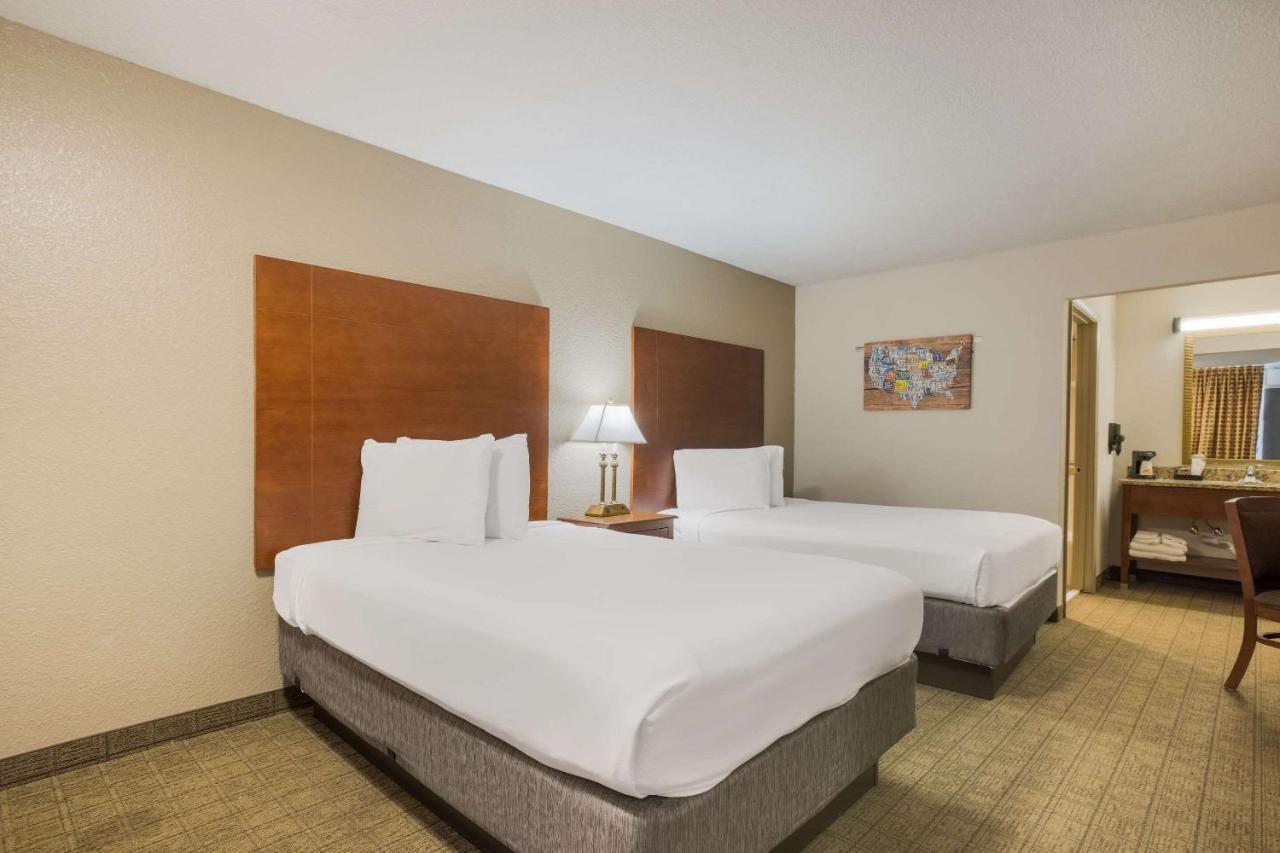 Econo Lodge Видалия Екстериор снимка